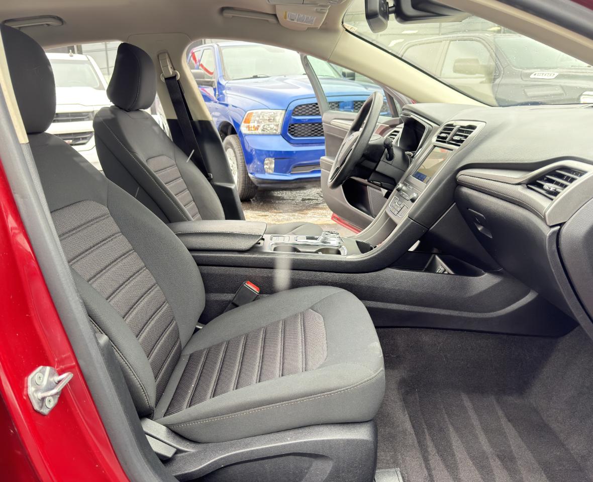 Ford Fusion SE FWD 2020