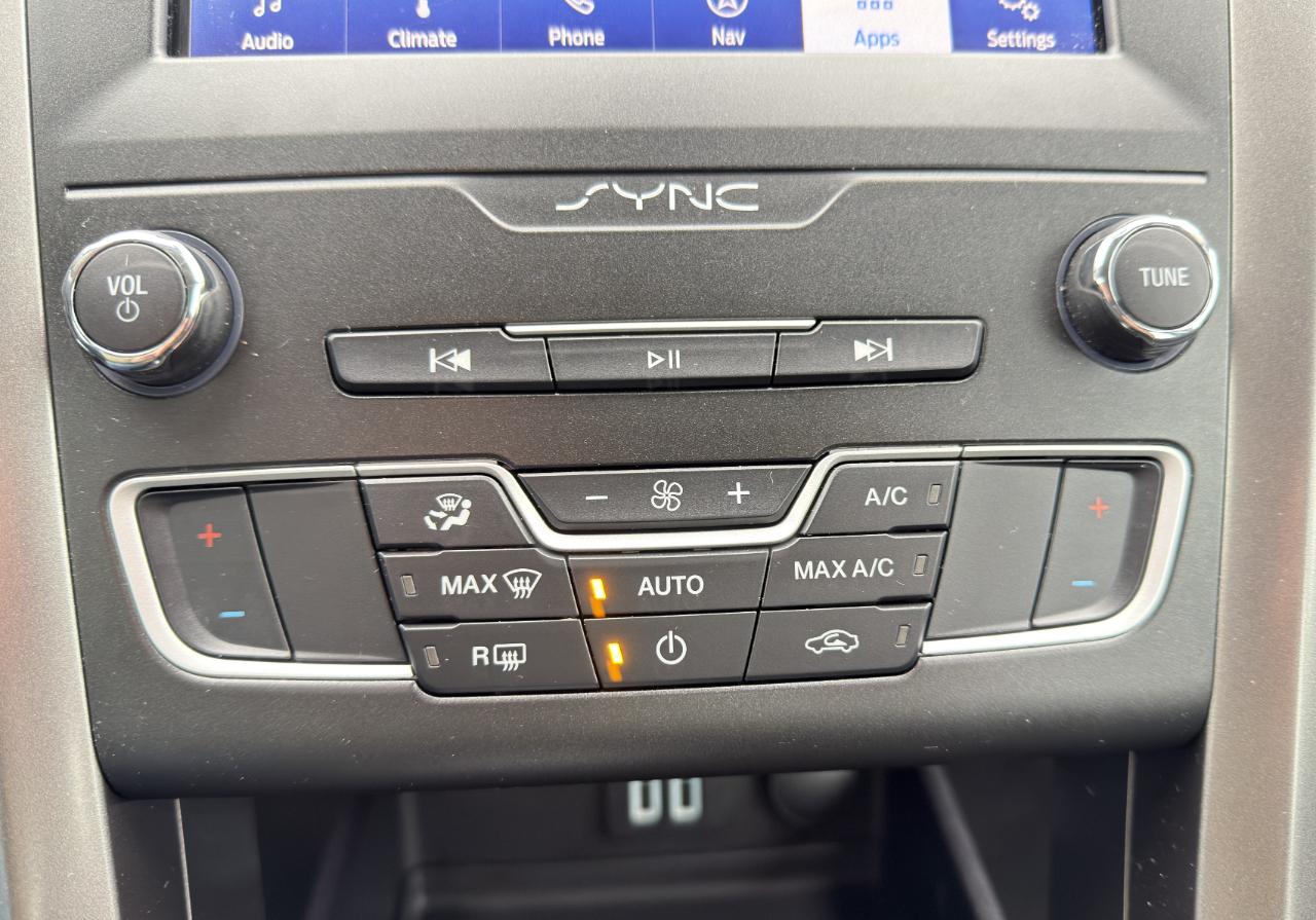 Ford Fusion SE FWD 2020