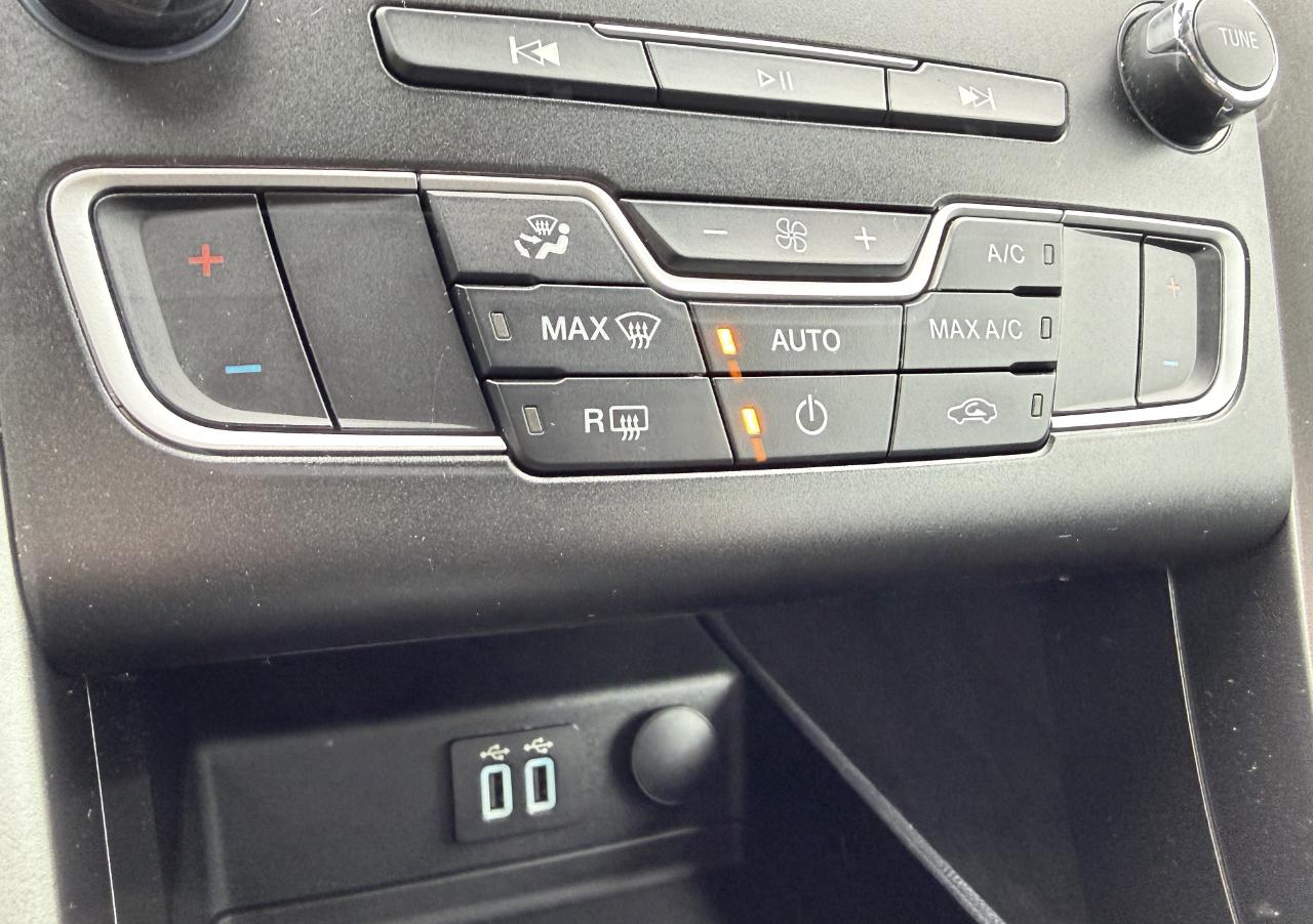 Ford Fusion SE FWD 2020