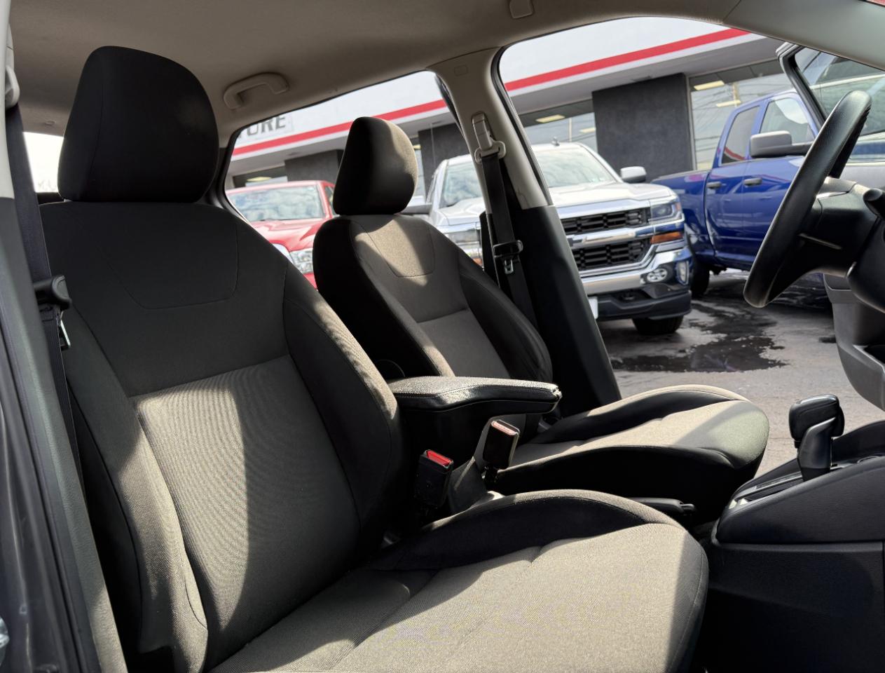 Nissan Kicks S FWD 2023