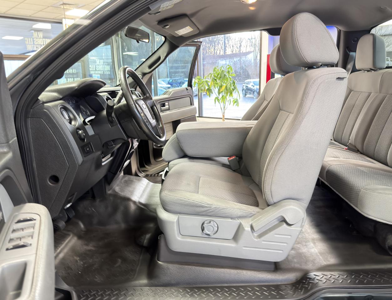 Ford F-150 2WD SuperCab 145" XL 2014