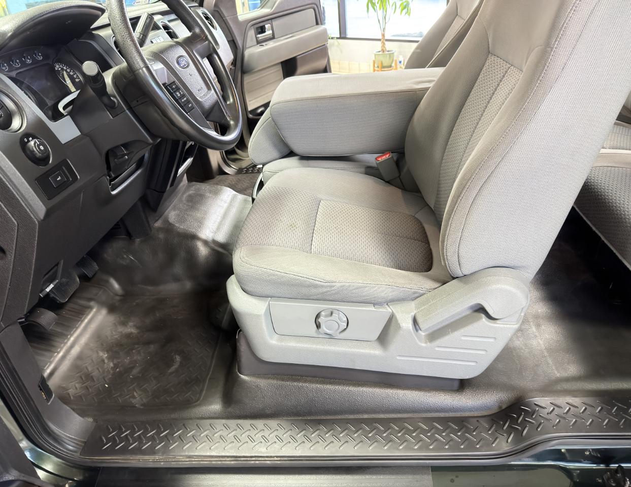 Ford F-150 2WD SuperCab 145" XL 2014