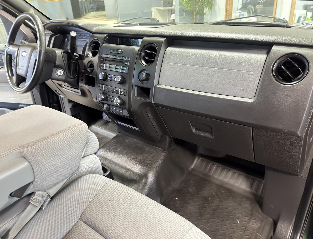 Ford F-150 2WD SuperCab 145" XL 2014