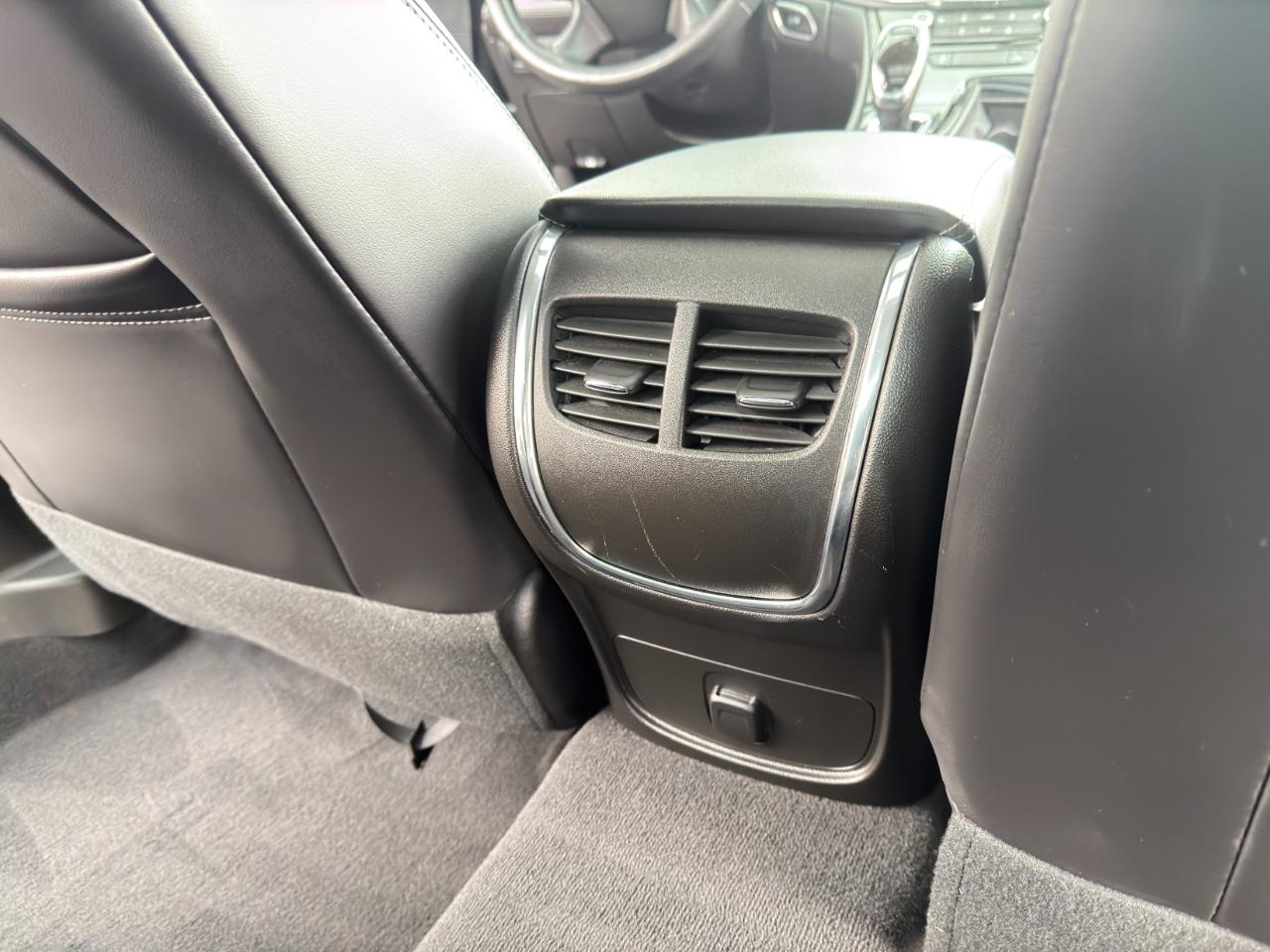 Buick LaCrosse 4dr Sdn Essence FWD 2019