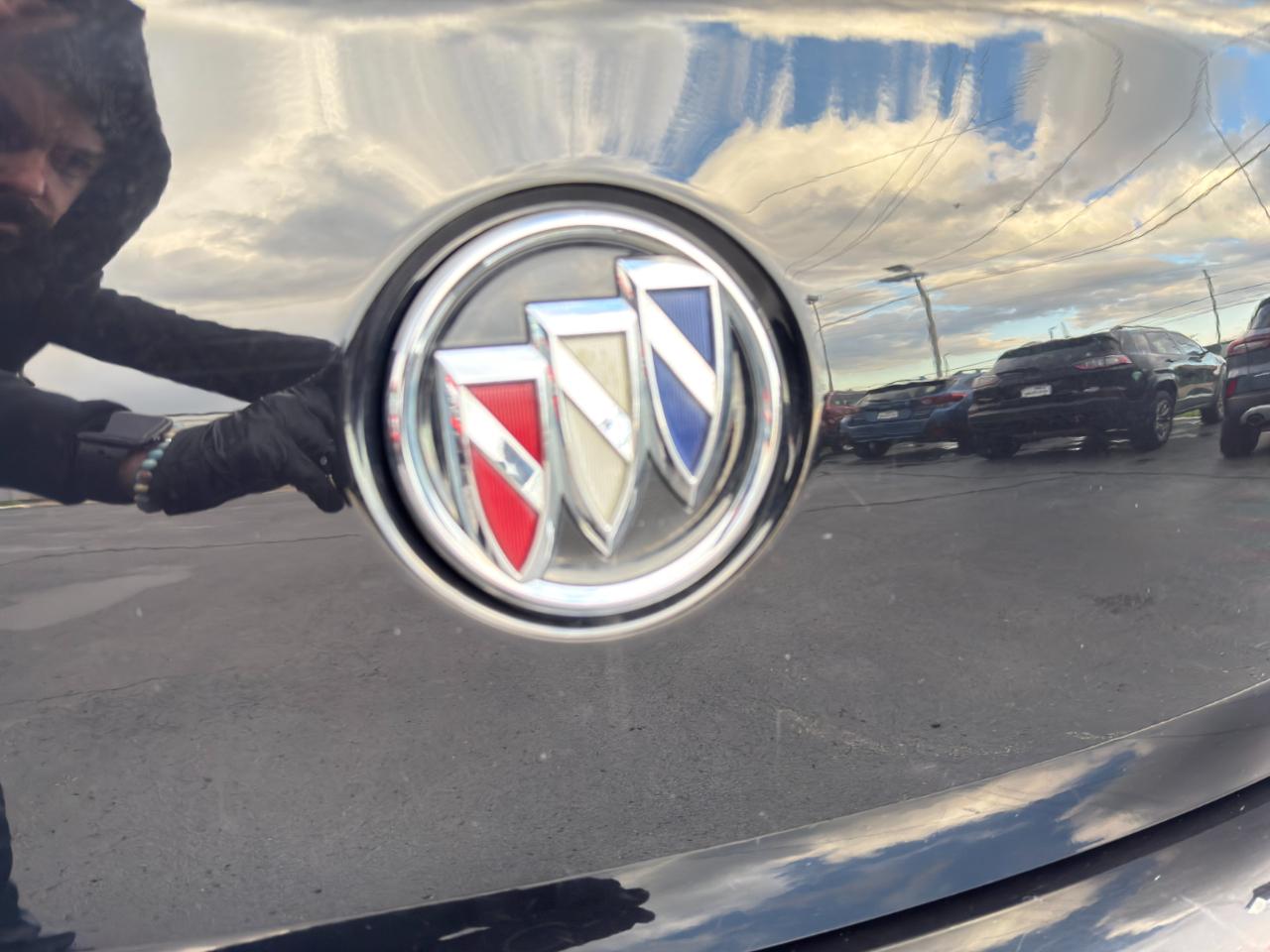 Buick LaCrosse 4dr Sdn Essence FWD 2019
