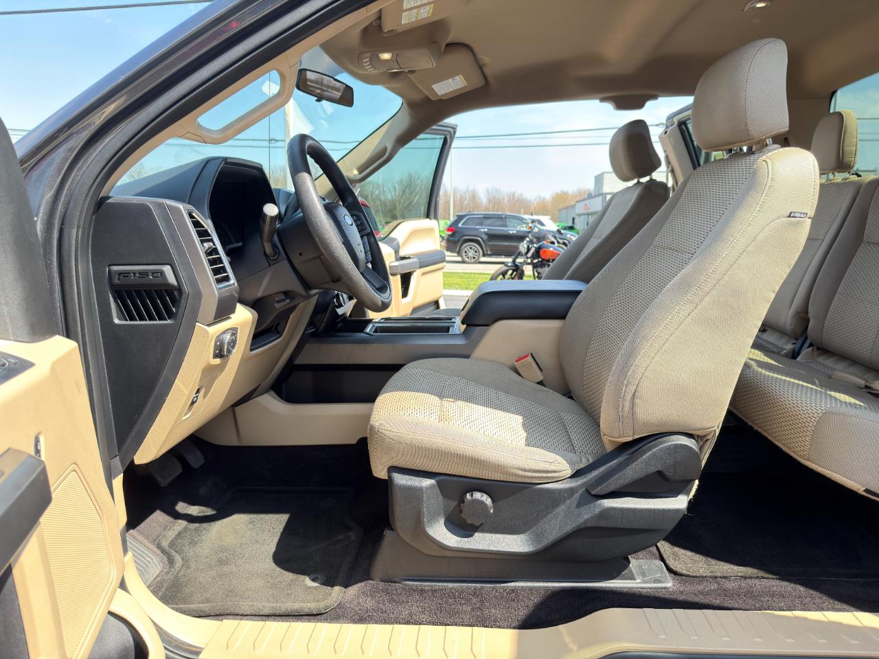 Ford F-150 XLT SuperCab 2WD 2016