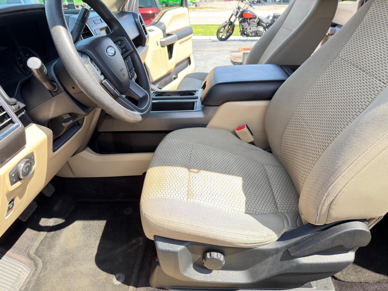 Ford F-150 XLT SuperCab 2WD 2016