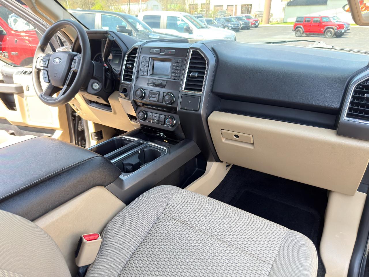 Ford F-150 XLT SuperCab 2WD 2016
