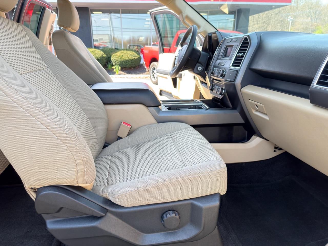 Ford F-150 XLT SuperCab 2WD 2016