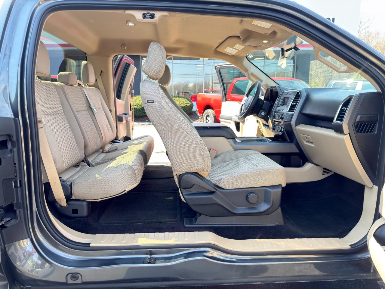 Ford F-150 XLT SuperCab 2WD 2016