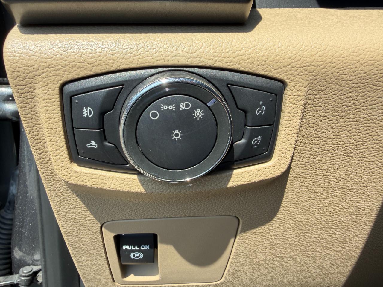 Ford F-150 XLT SuperCab 2WD 2016