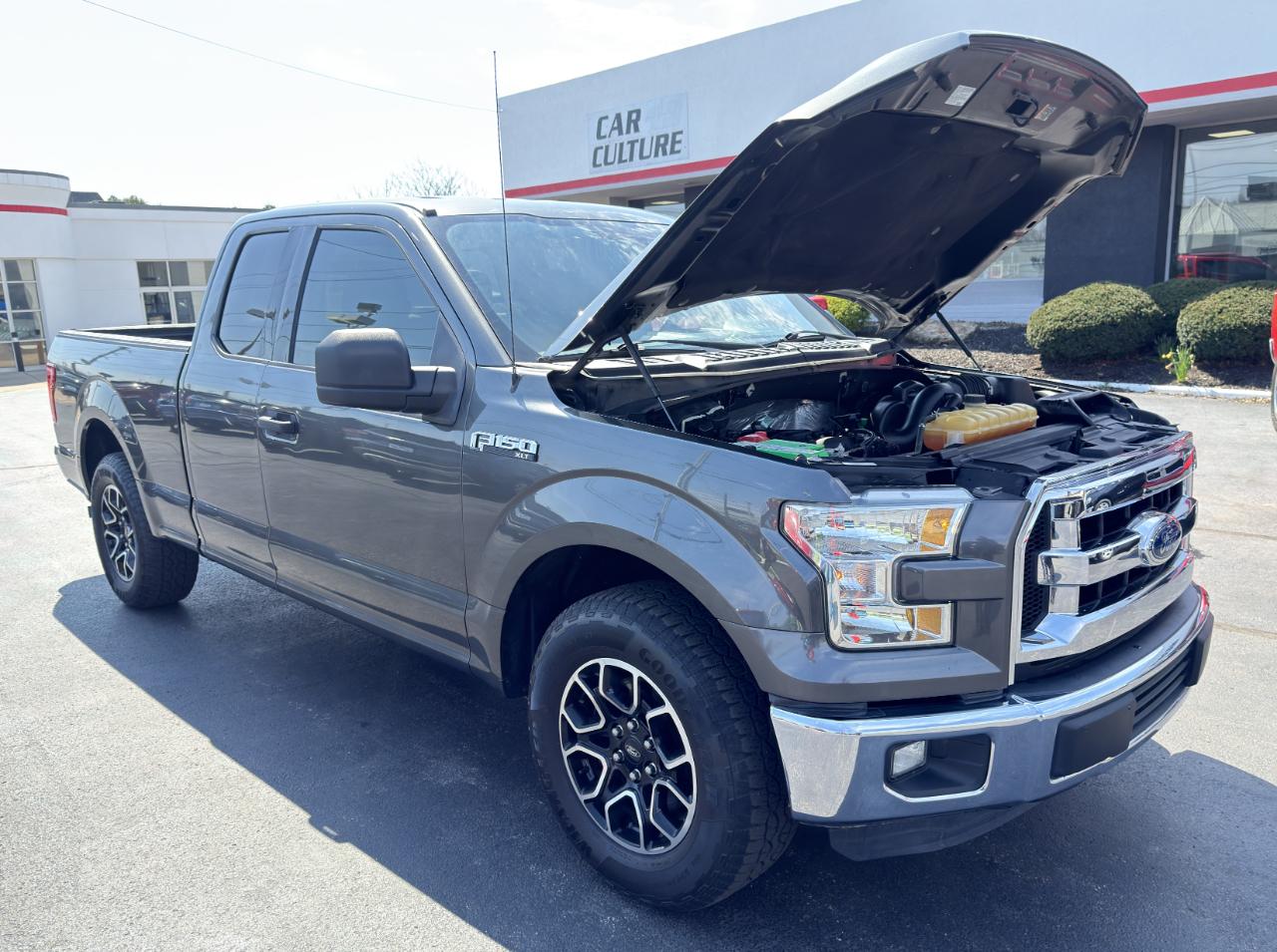 Ford F-150 XLT SuperCab 2WD 2016
