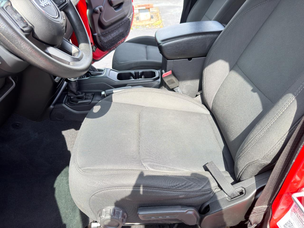 Jeep Wrangler Unlimited Sport 4WD 2018