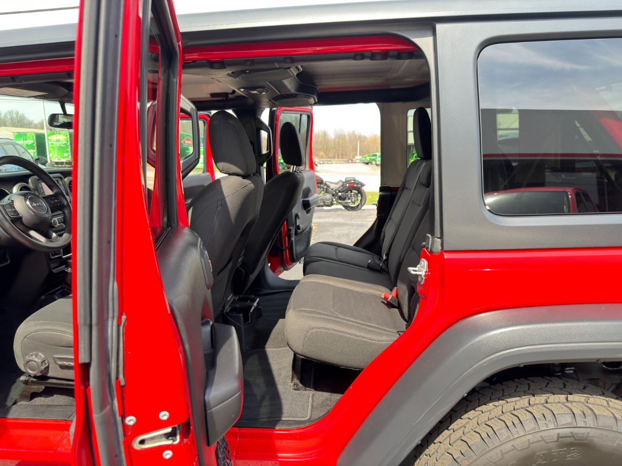 Jeep Wrangler Unlimited Sport 4WD 2018