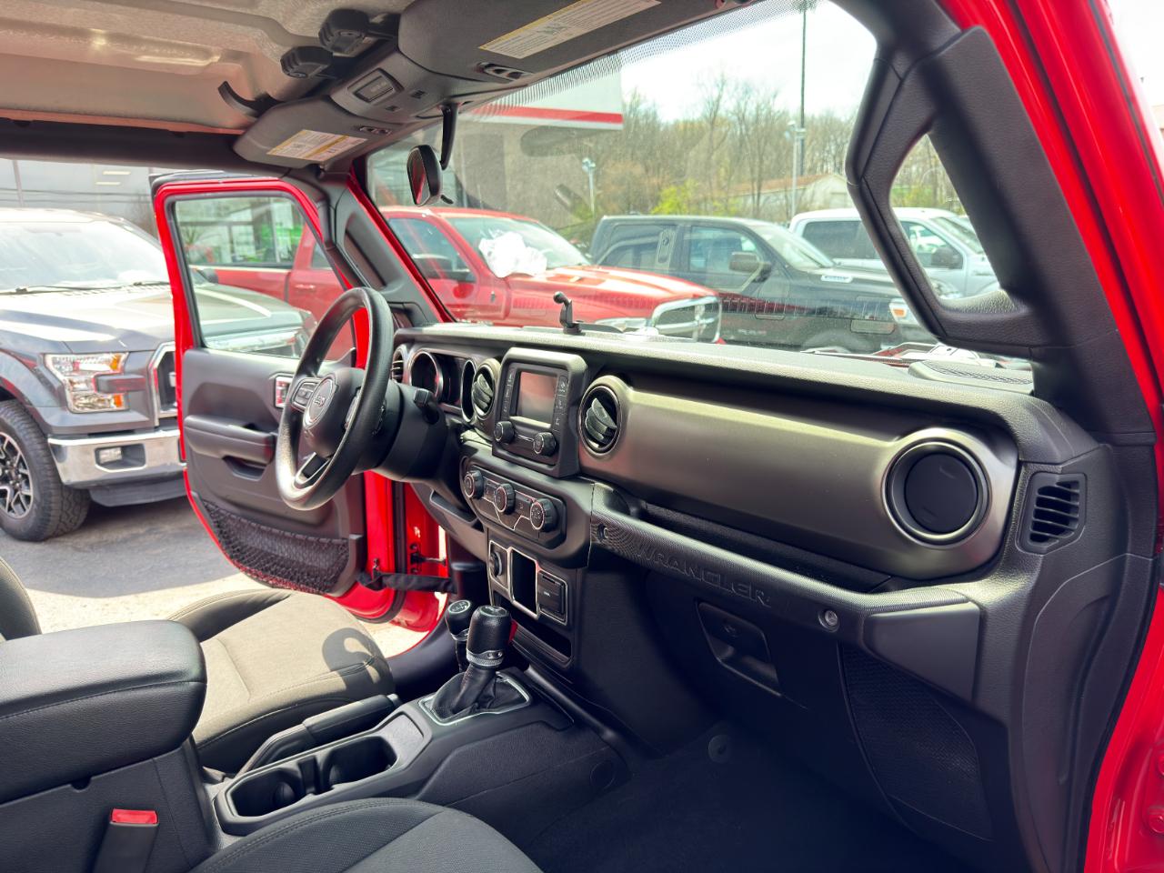 Jeep Wrangler Unlimited Sport 4WD 2018