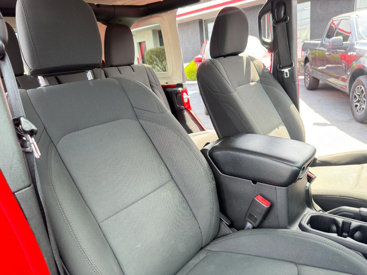 Jeep Wrangler Unlimited Sport 4WD 2018