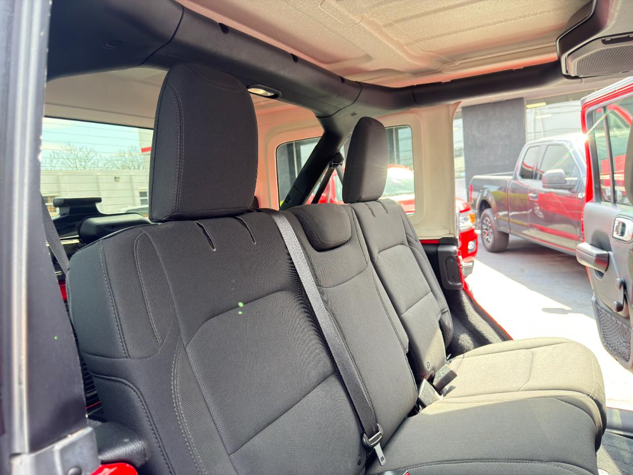 Jeep Wrangler Unlimited Sport 4WD 2018