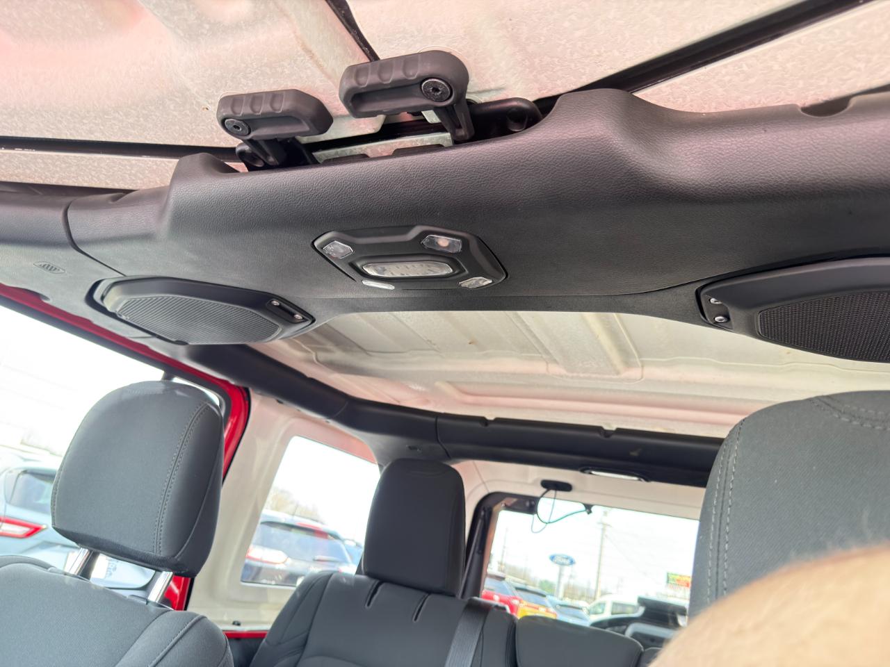 Jeep Wrangler Unlimited Sport 4WD 2018