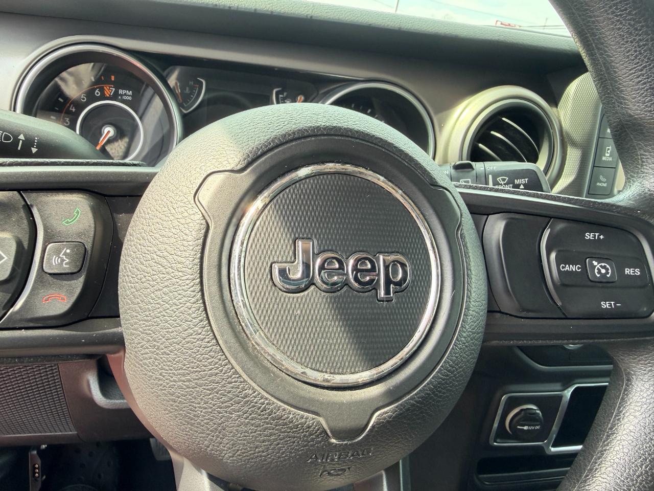 Jeep Wrangler Unlimited Sport 4WD 2018