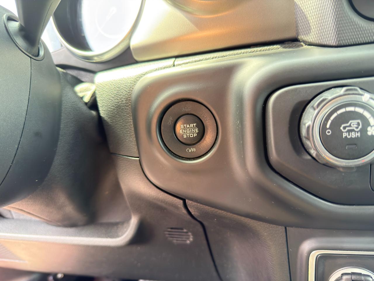 Jeep Wrangler Unlimited Sport 4WD 2018