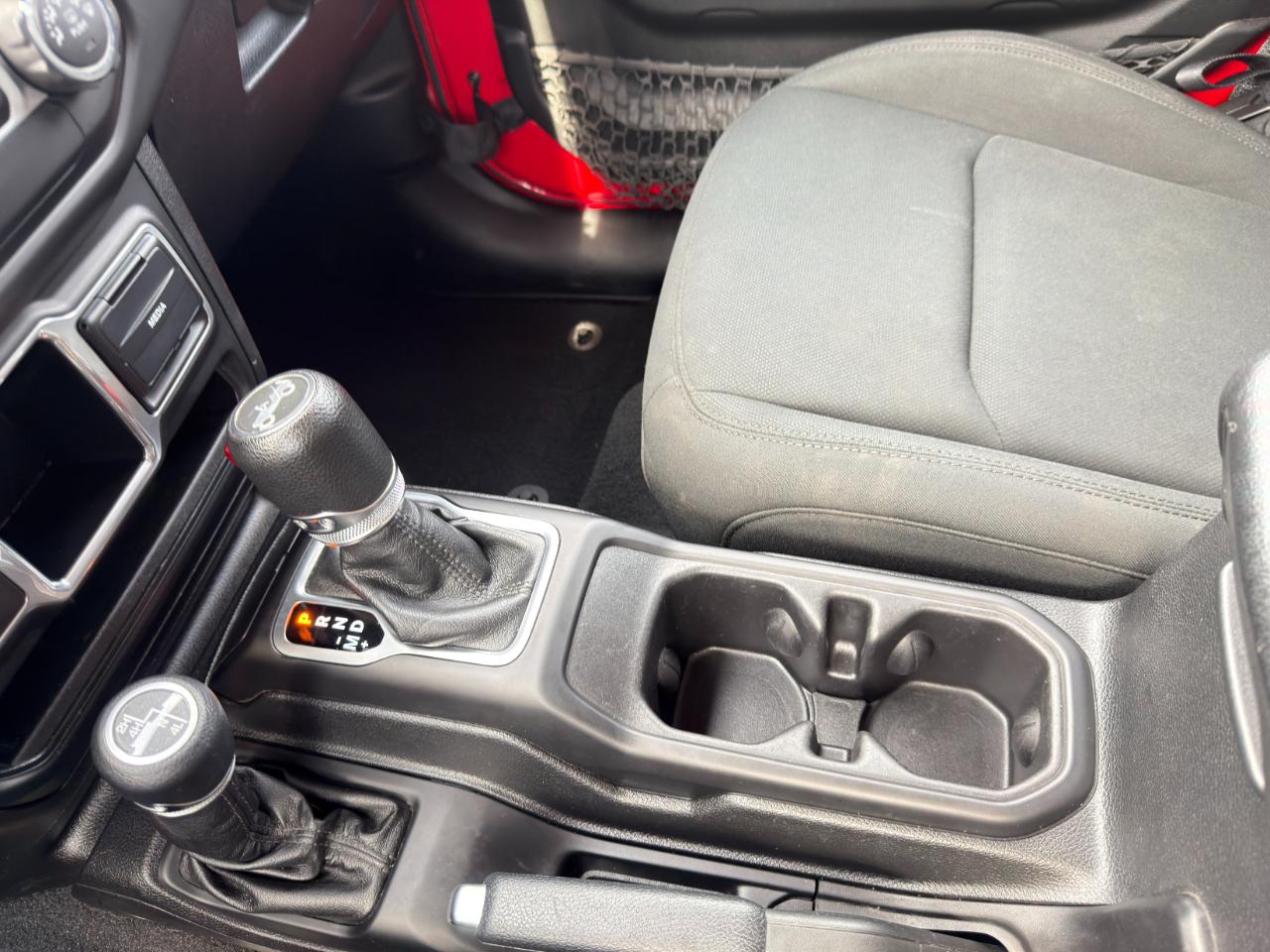 Jeep Wrangler Unlimited Sport 4WD 2018