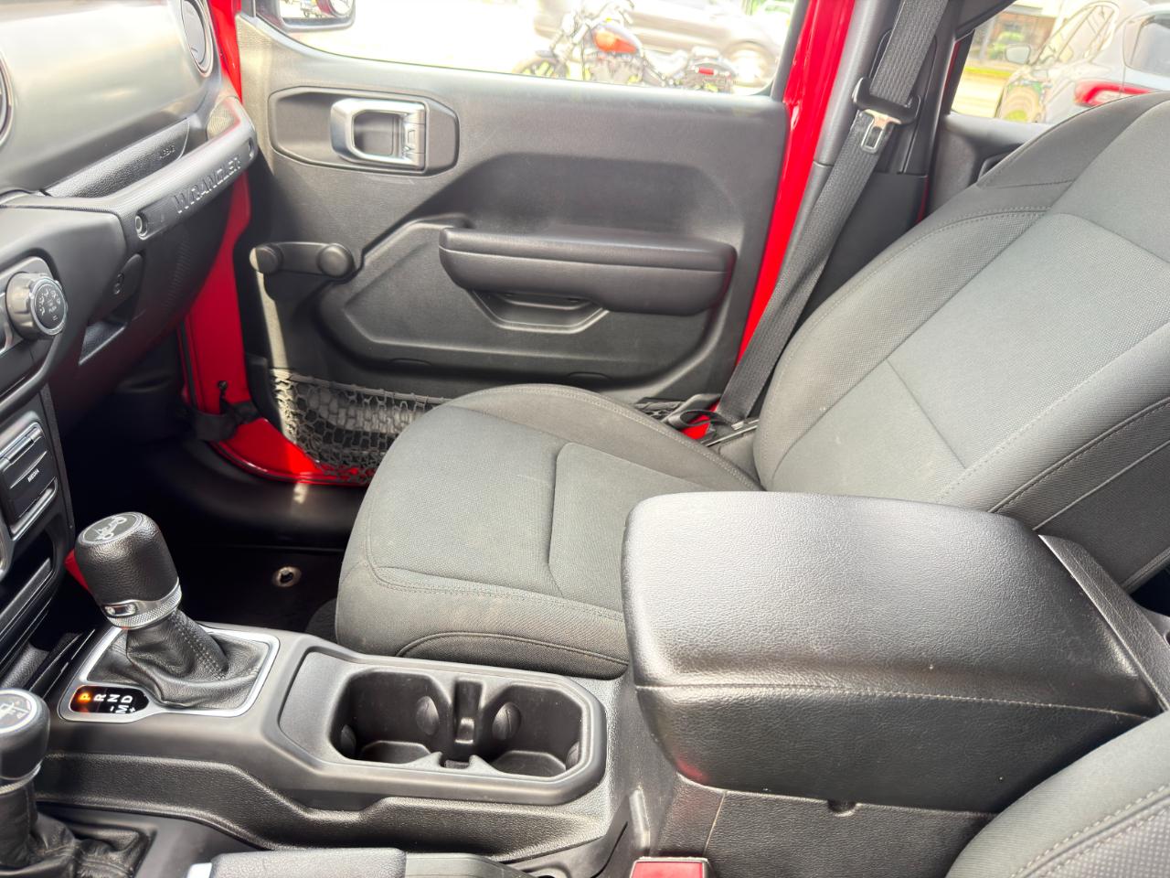 Jeep Wrangler Unlimited Sport 4WD 2018