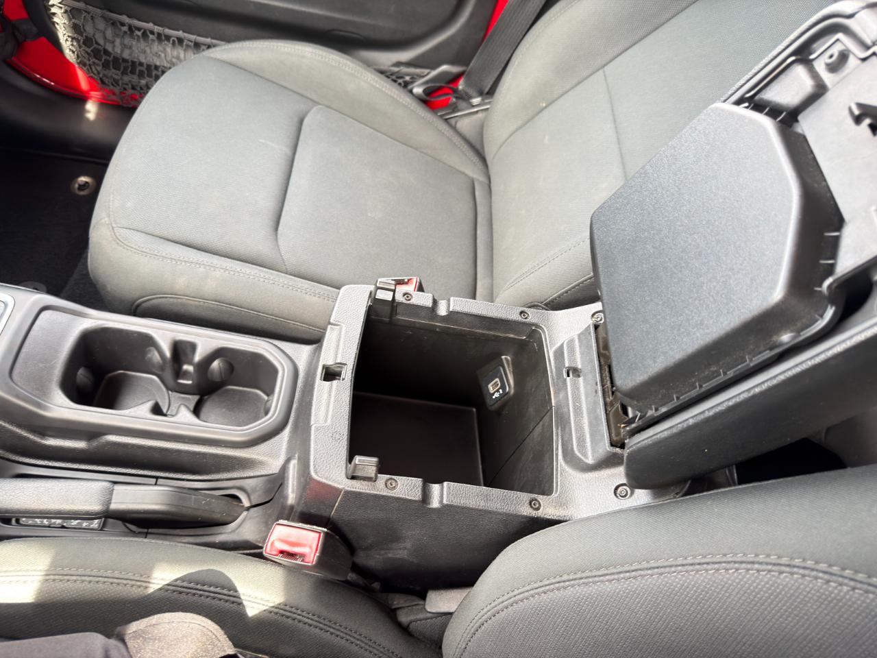 Jeep Wrangler Unlimited Sport 4WD 2018