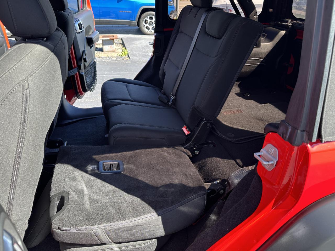 Jeep Wrangler Unlimited Sport 4WD 2018