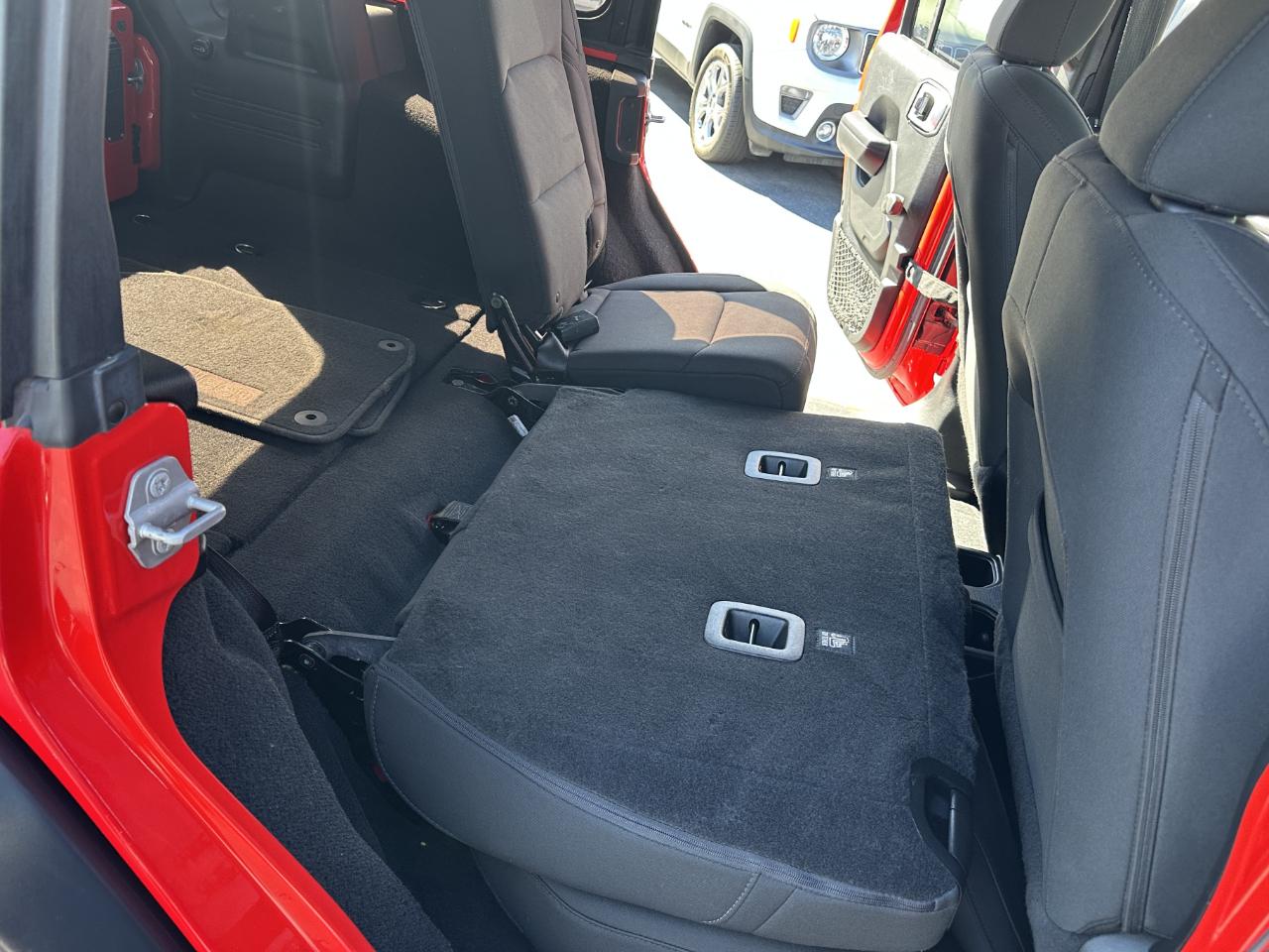 Jeep Wrangler Unlimited Sport 4WD 2018