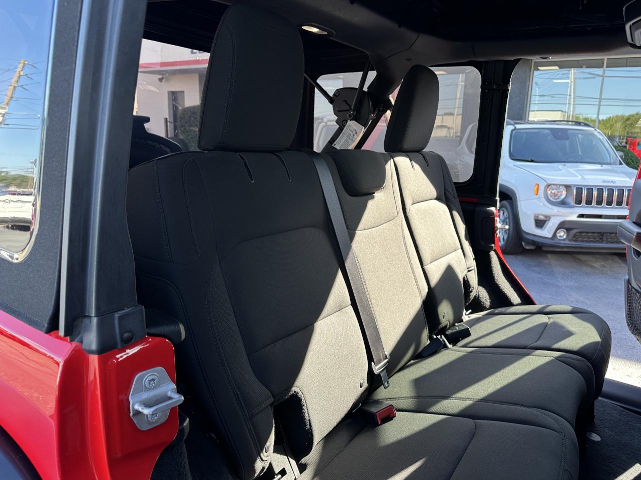 Jeep Wrangler Unlimited Sport 4WD 2018