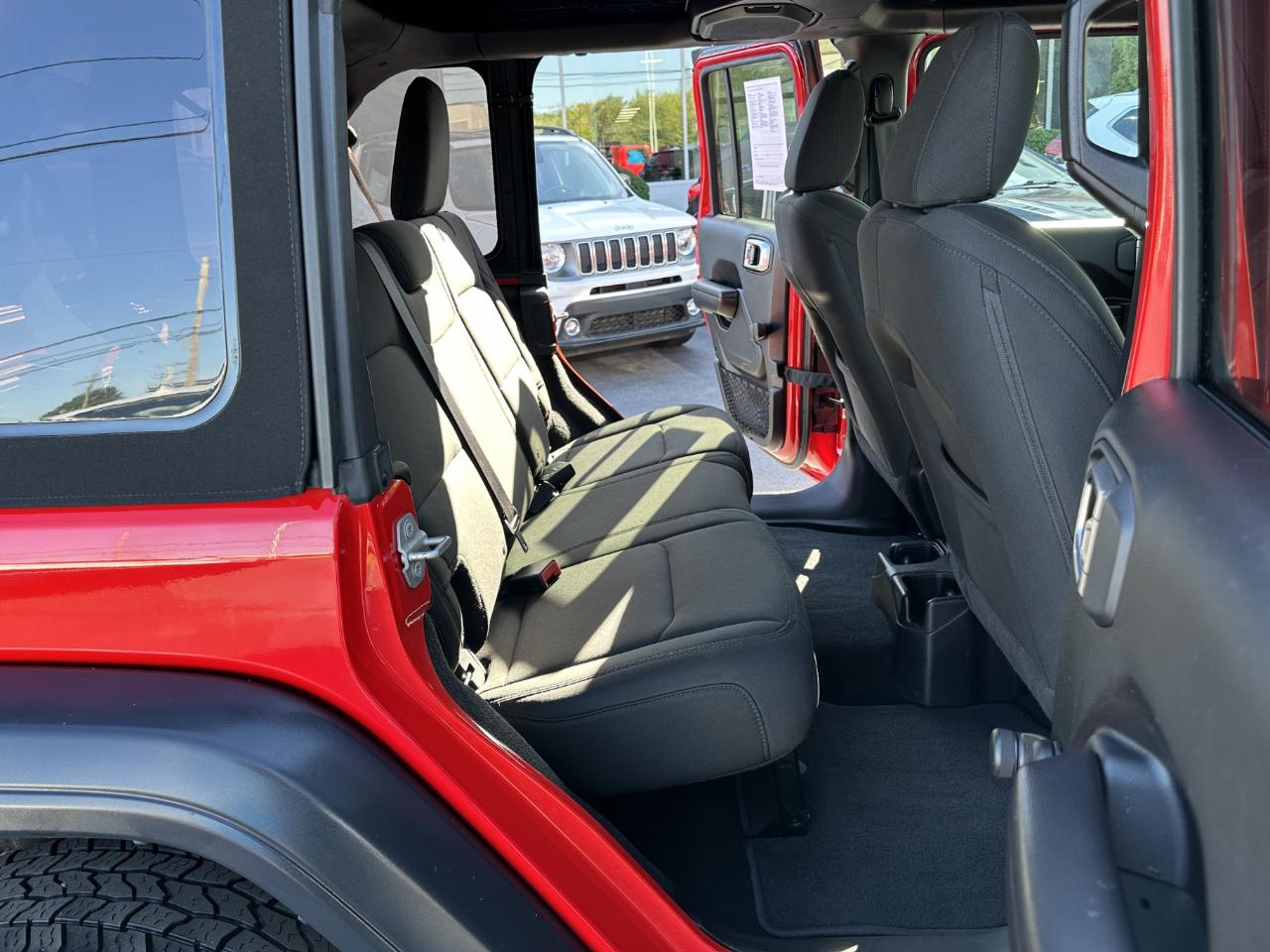 Jeep Wrangler Unlimited Sport 4WD 2018