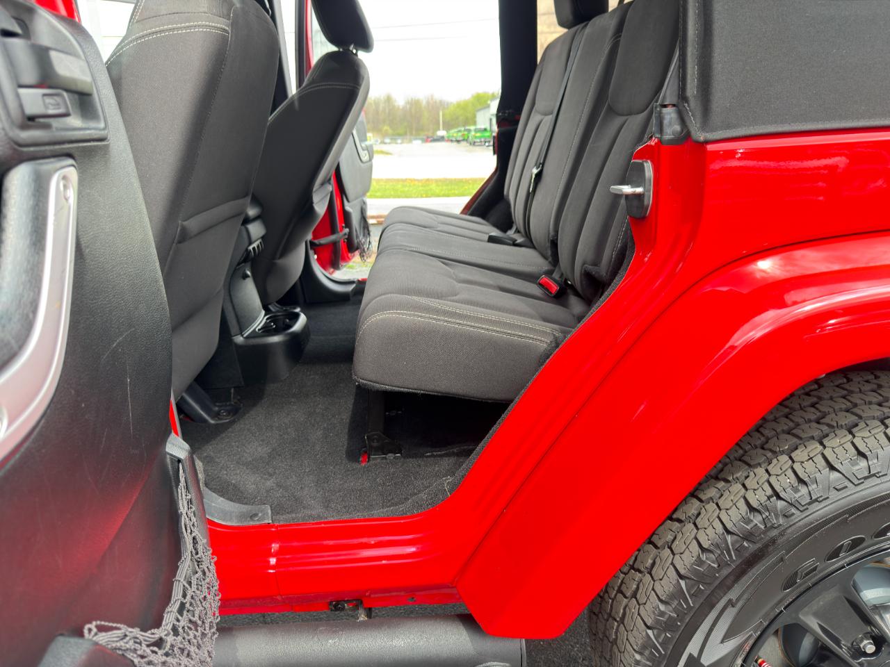 Jeep Wrangler 4WD 2dr Sahara 2017