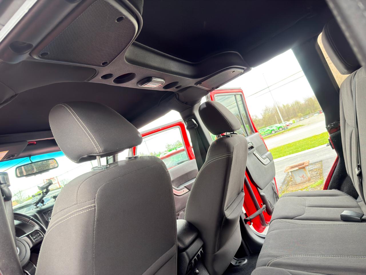 Jeep Wrangler 4WD 2dr Sahara 2017