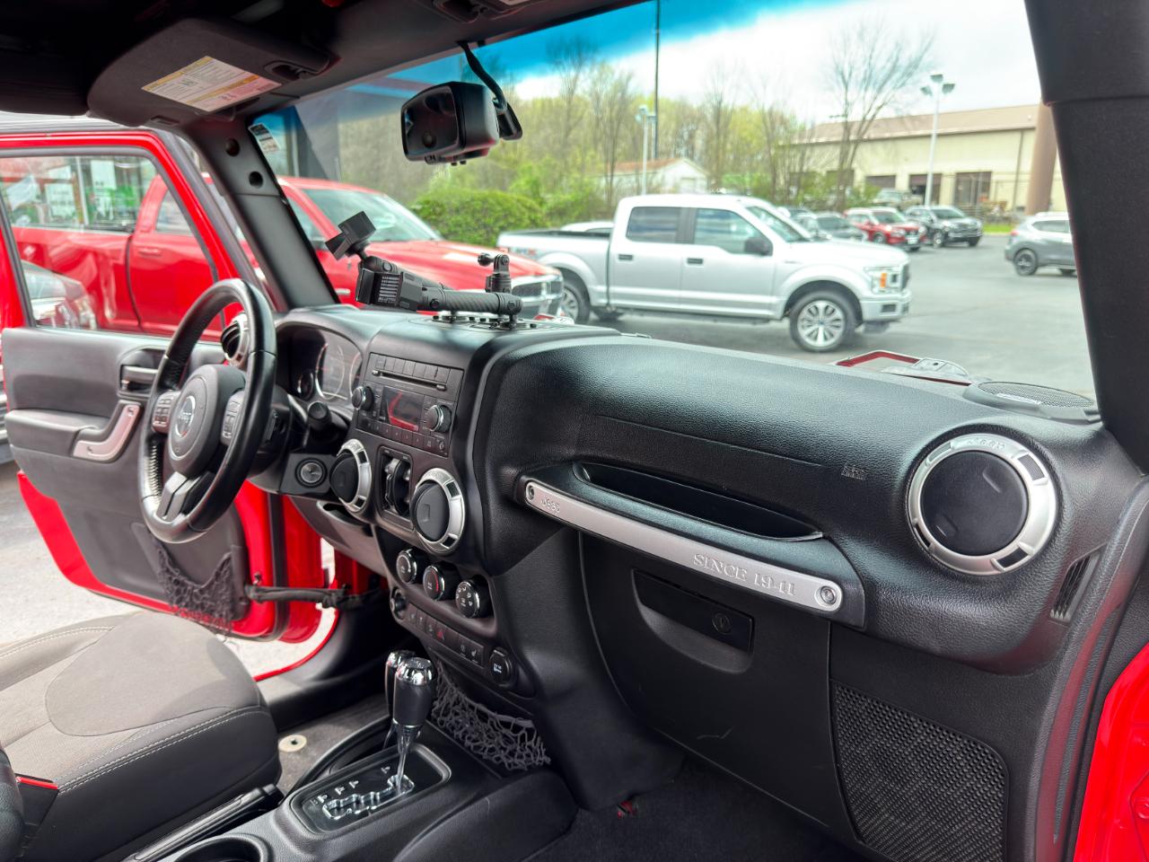 Jeep Wrangler 4WD 2dr Sahara 2017