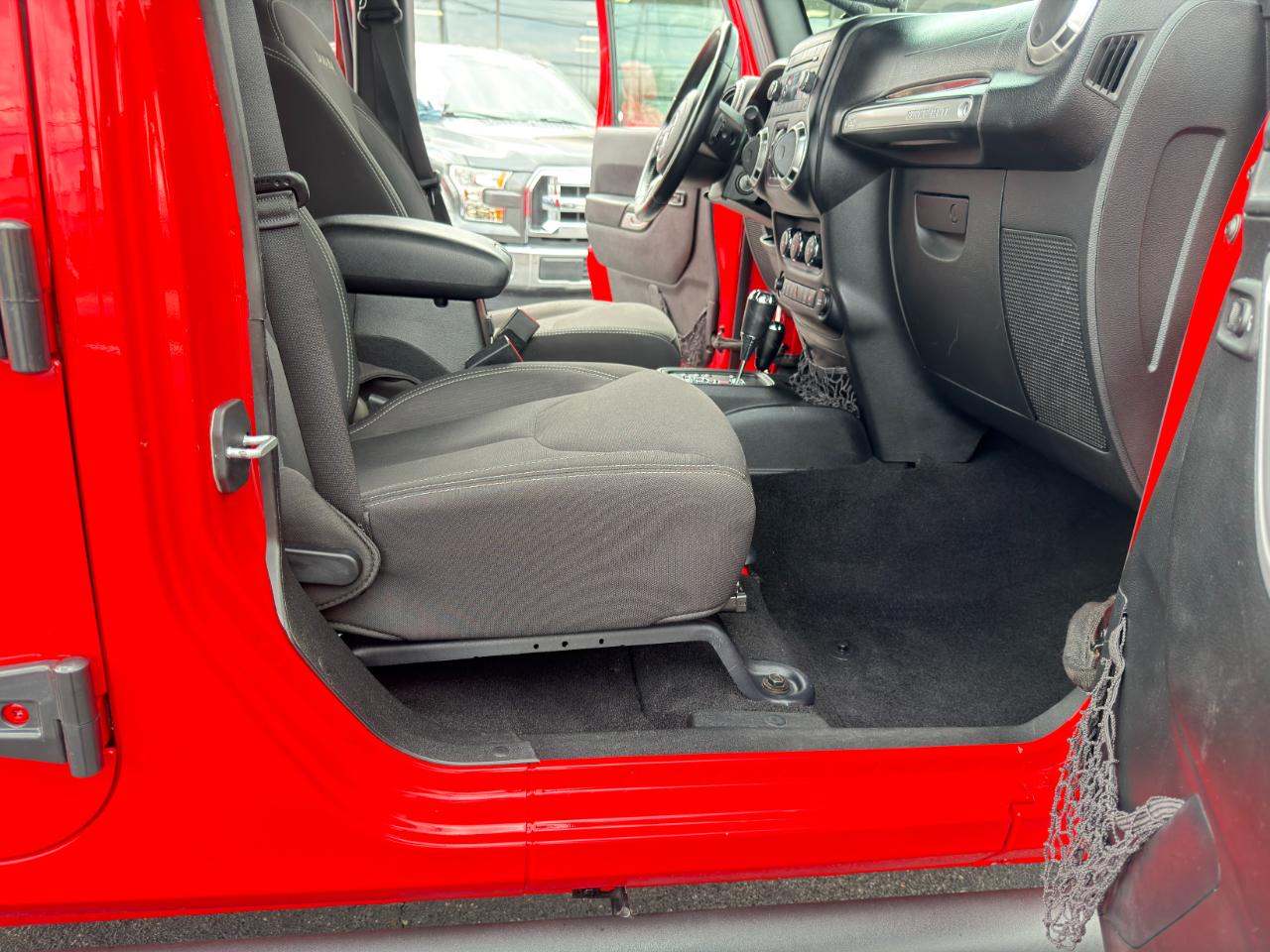 Jeep Wrangler 4WD 2dr Sahara 2017