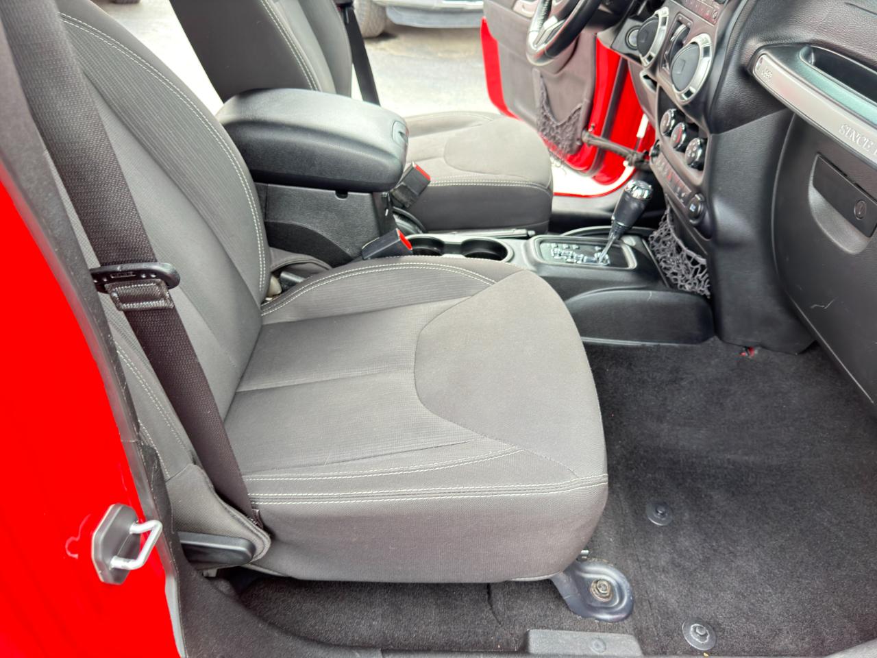 Jeep Wrangler 4WD 2dr Sahara 2017