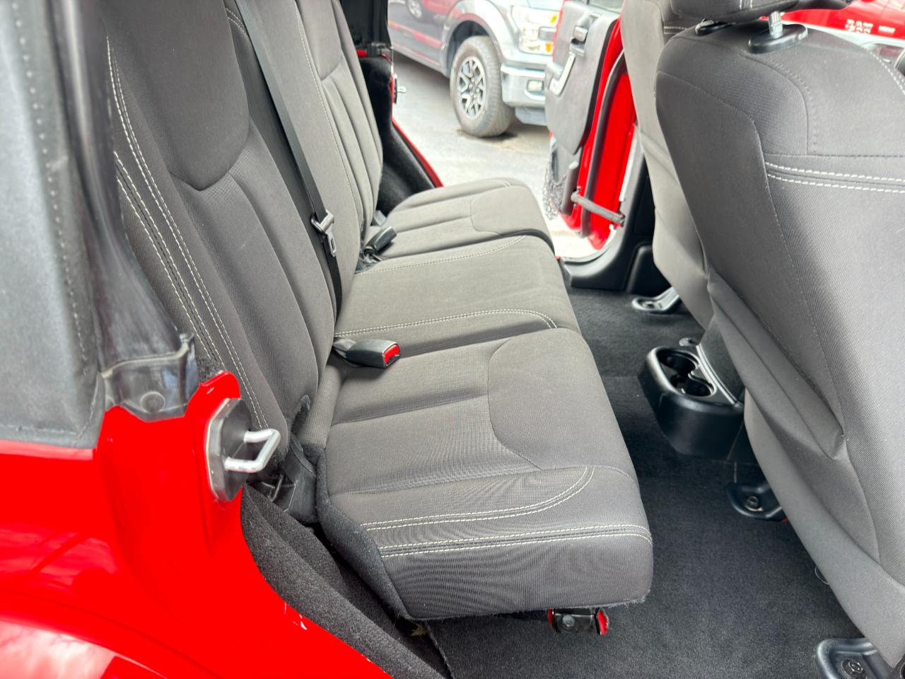 Jeep Wrangler 4WD 2dr Sahara 2017