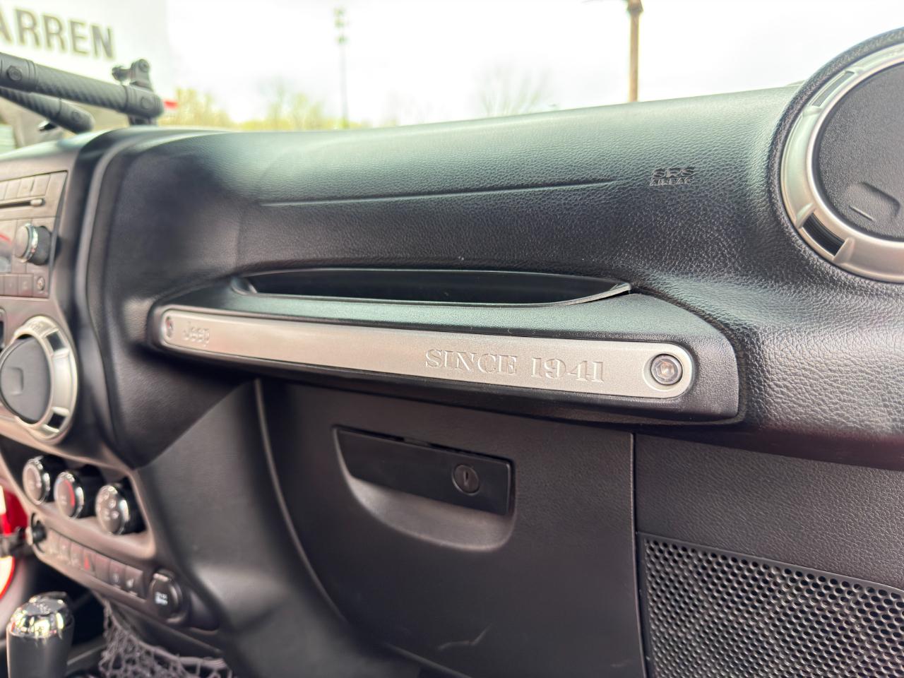 Jeep Wrangler 4WD 2dr Sahara 2017