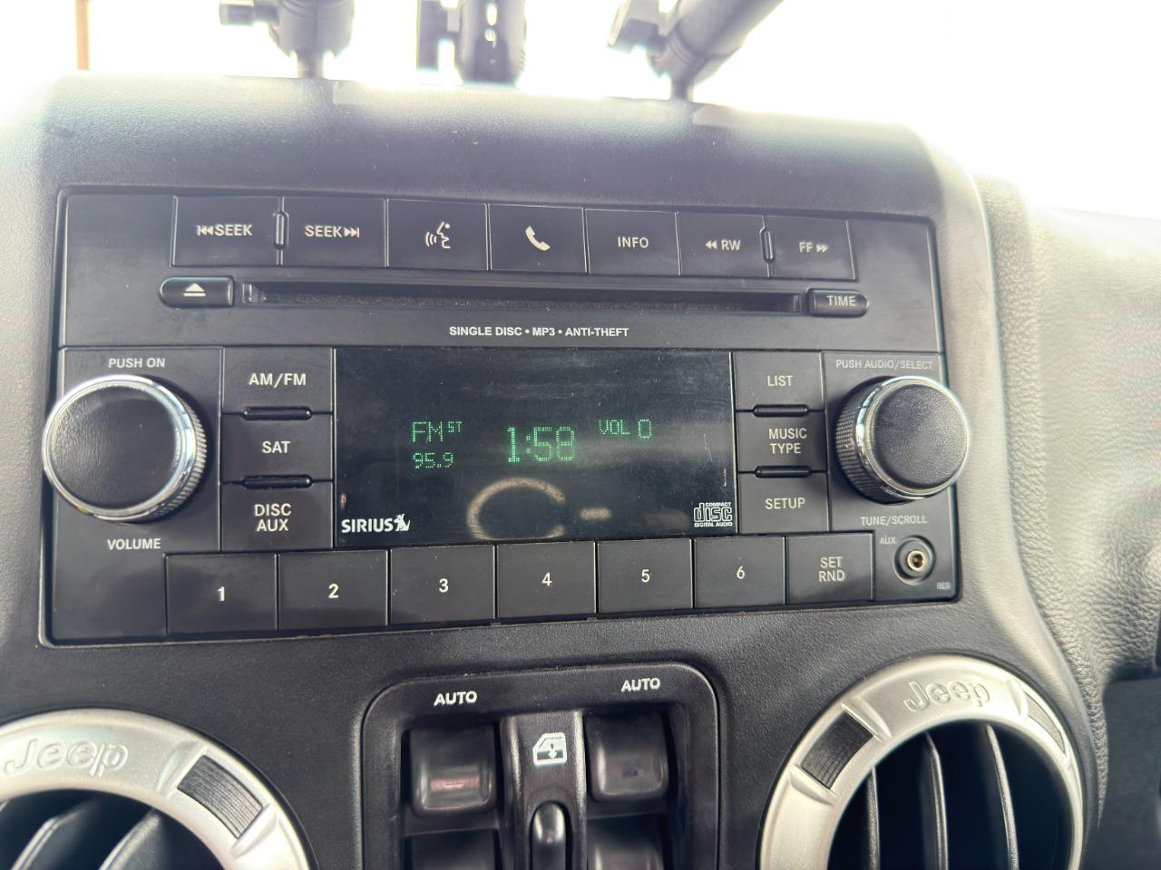 Jeep Wrangler 4WD 2dr Sahara 2017