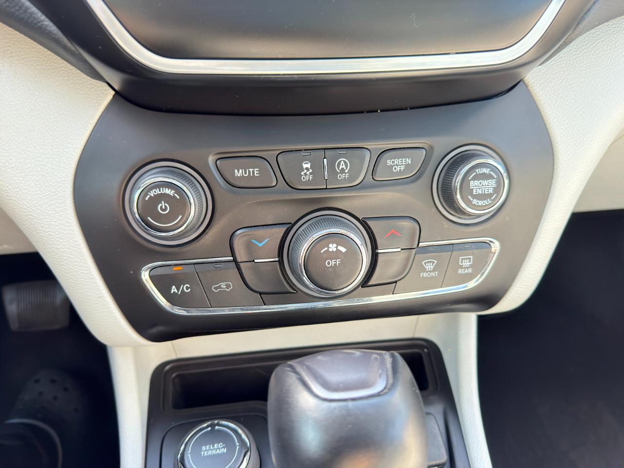 Jeep Cherokee Latitude Lux 4WD 2021