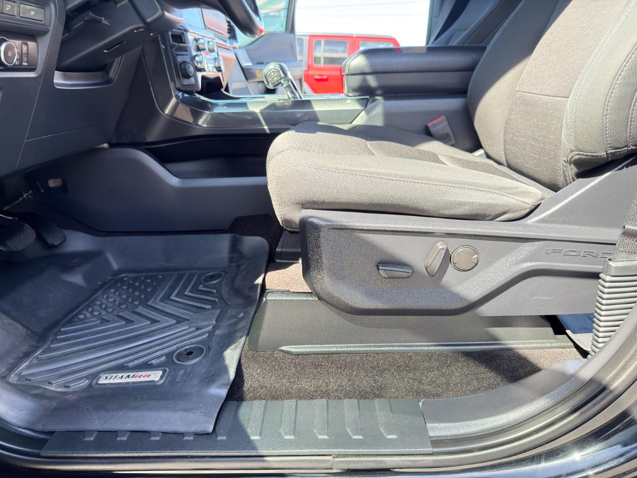 Ford F-150 XLT SuperCrew 4WD 2022