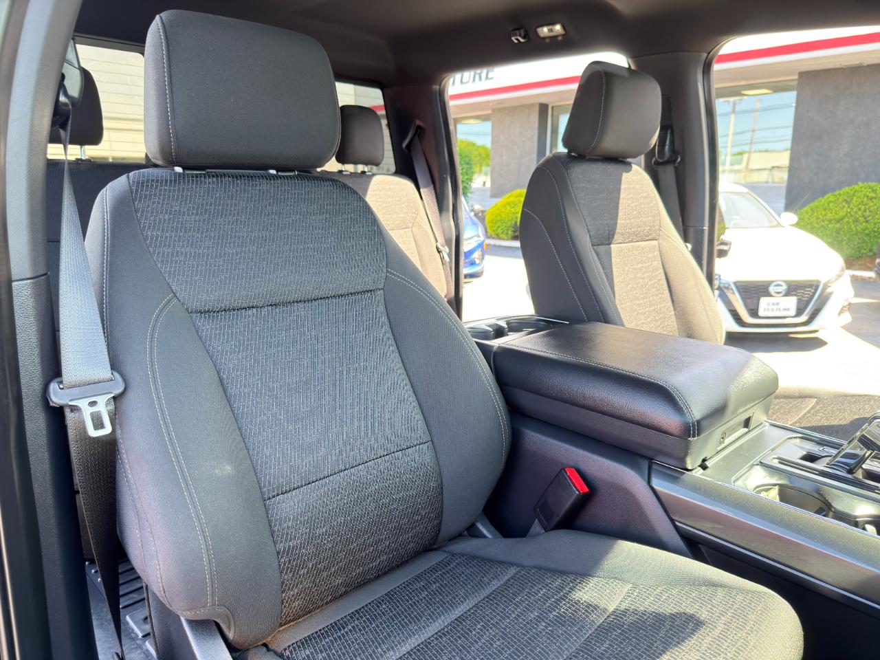 Ford F-150 XLT SuperCrew 4WD 2022