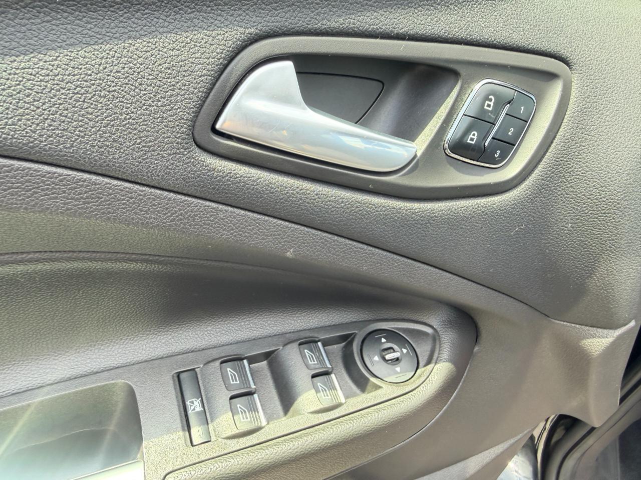 Ford Escape Titanium AWD 2016