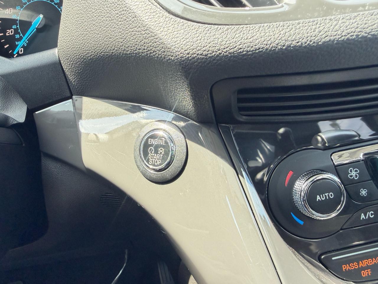 Ford Escape Titanium AWD 2016