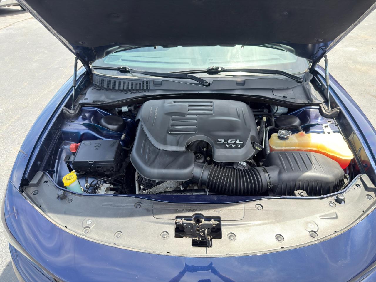 Dodge Charger SE RWD 2016