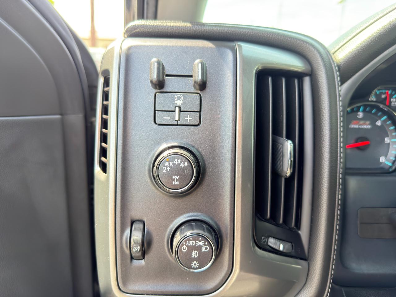 Chevrolet Silverado 1500 LTZ Z71 Crew Cab 4WD 2018