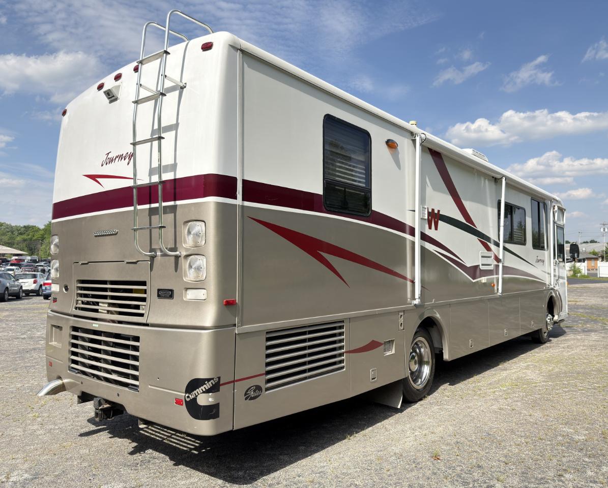 Winnebago Journey  2000