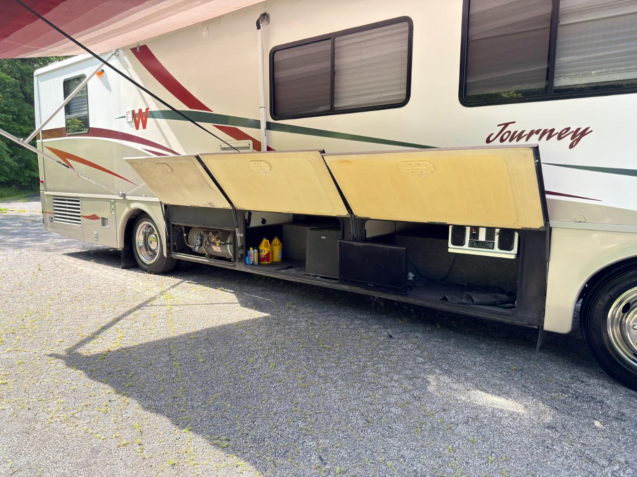 Winnebago Journey  2000