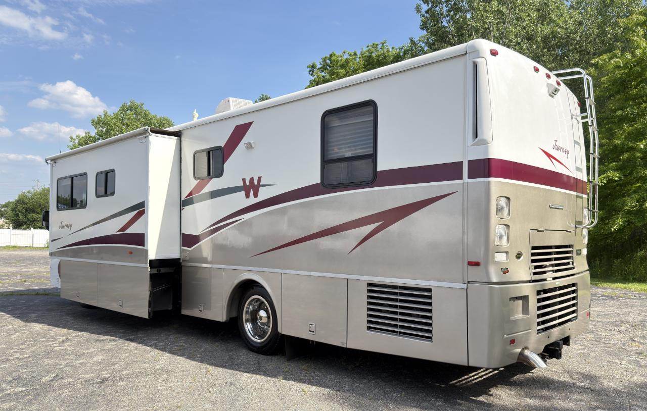 Winnebago Journey  2000