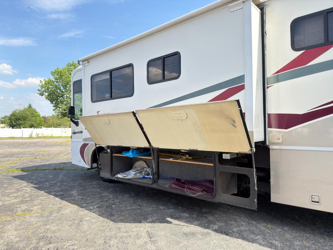 Winnebago Journey  2000